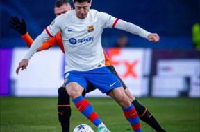 开云-包含莱万多夫斯基爆冷击败C9，回归赛场引爆全场！的词条